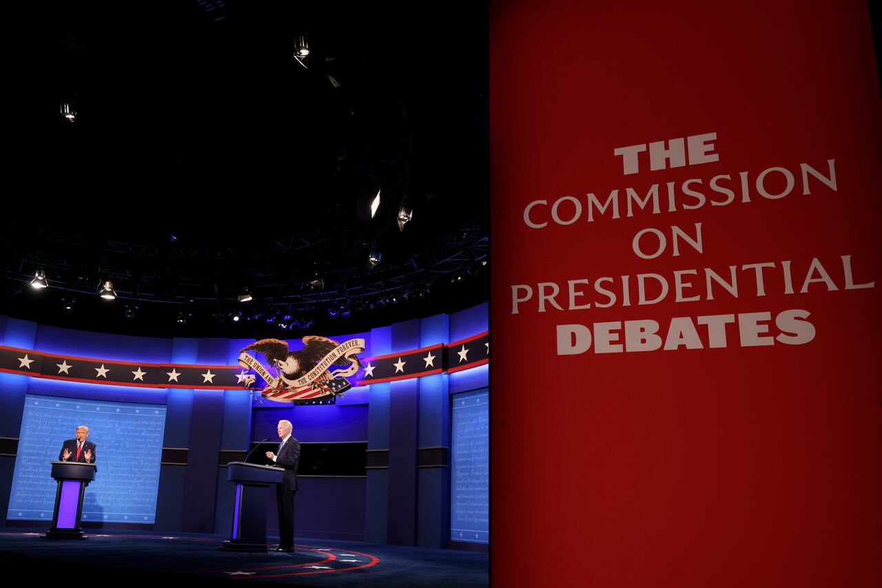 NASHVILLE, TENNESSEE - 22 DE OCTUBRE: El presidente de los Estados Unidos, Donald Trump, y el candidato presidencial demócrata Joe Biden participan en el debate presidencial final en la Universidad de Belmont el 22 de octubre de 2020 en Nashville, Tennessee. Este es el último debate entre los dos candidatos antes de las elecciones del 3 de noviembre. Justin Sullivan / Getty Images / AFP