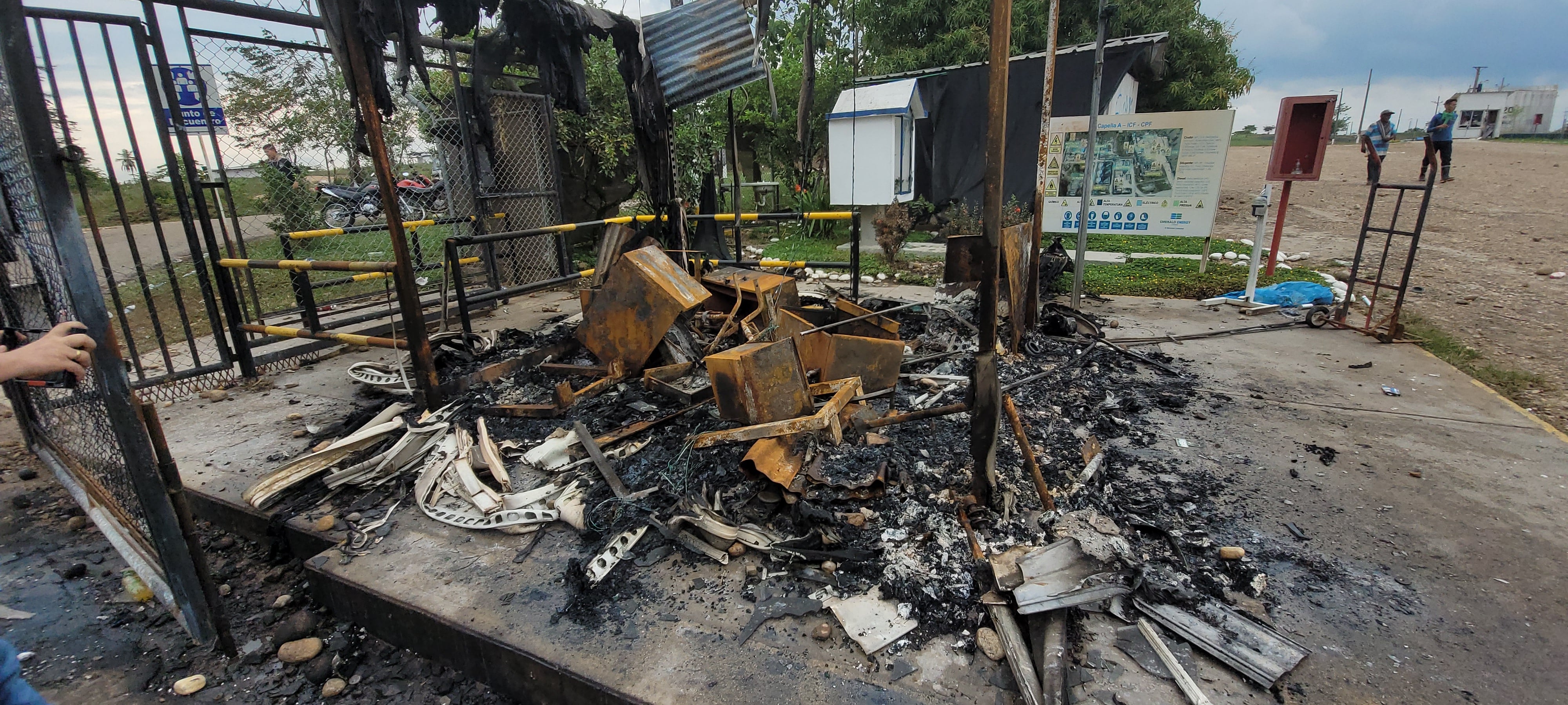 petrolera Emerald Energy destruida