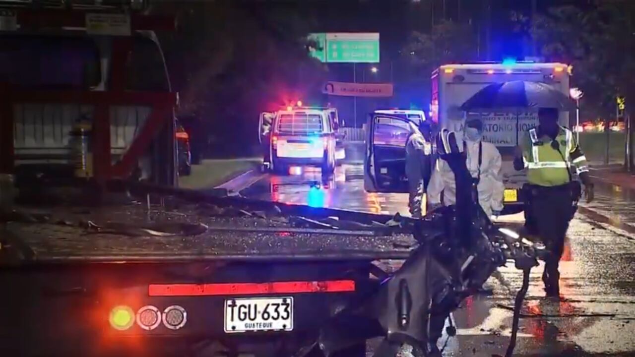 Esta fue la grúa que estaba estacionada en la vía.