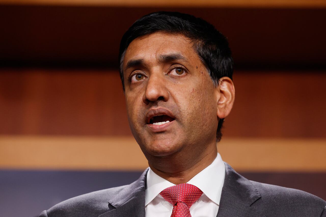 El representante Ro Khanna (D-CA), es uno de los altos miembros del congreso que lidera la visita a Taiwán en plena escalada de tensiones