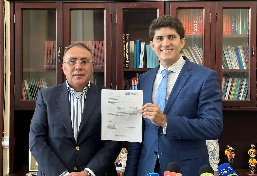 Radicación del proyecto que busca disminuir el precio de la gasolina.