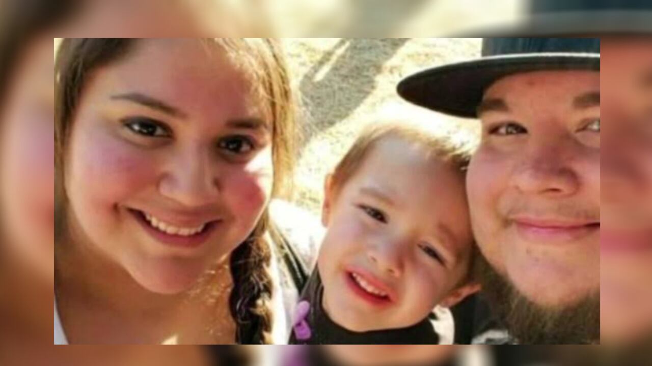 La historia del niño de cuatro años que perdió a sus dos padres por coronavirus en solo tres meses