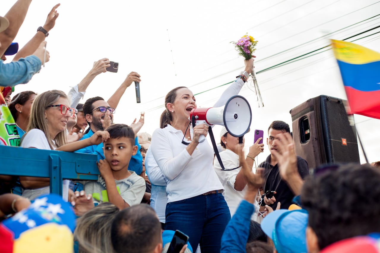 María Corina Machado está en campaña con miras a las primarias en Venezuela en octubre.