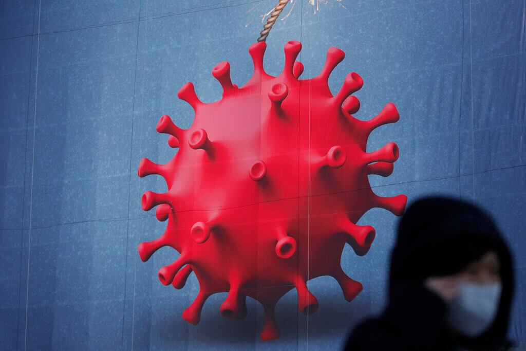 El miércoles se registraron en el mundo 15.599 nuevas muertes y 679.925 contagios. Los países que más fallecidos registraron según los últimos balances oficiales son Estados Unidos con 3.927, Brasil (1.194) y México (1.052).