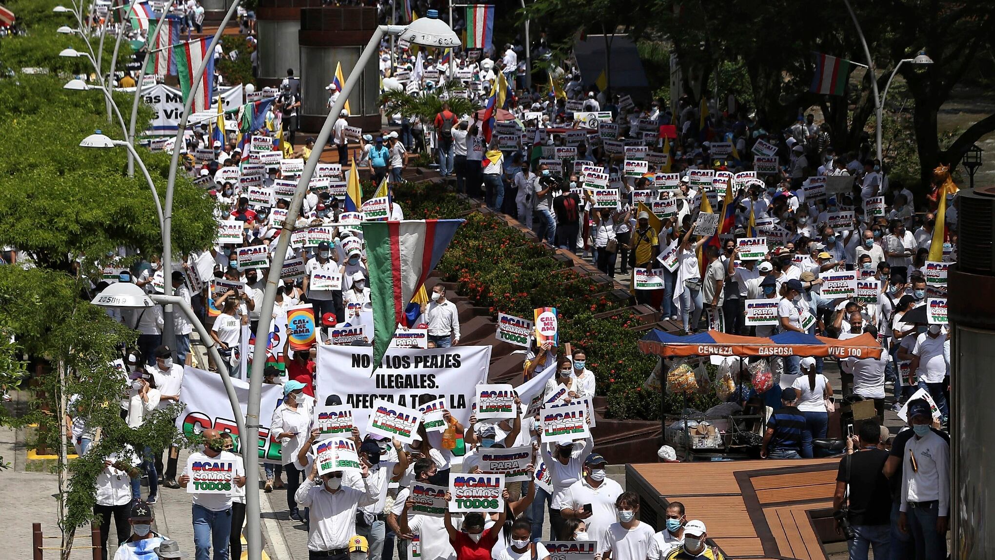 "Marcha del Silencio" antes de la huelga nacional de mañana el 25 de mayo de 2021 en Cali, Colombia. Cali