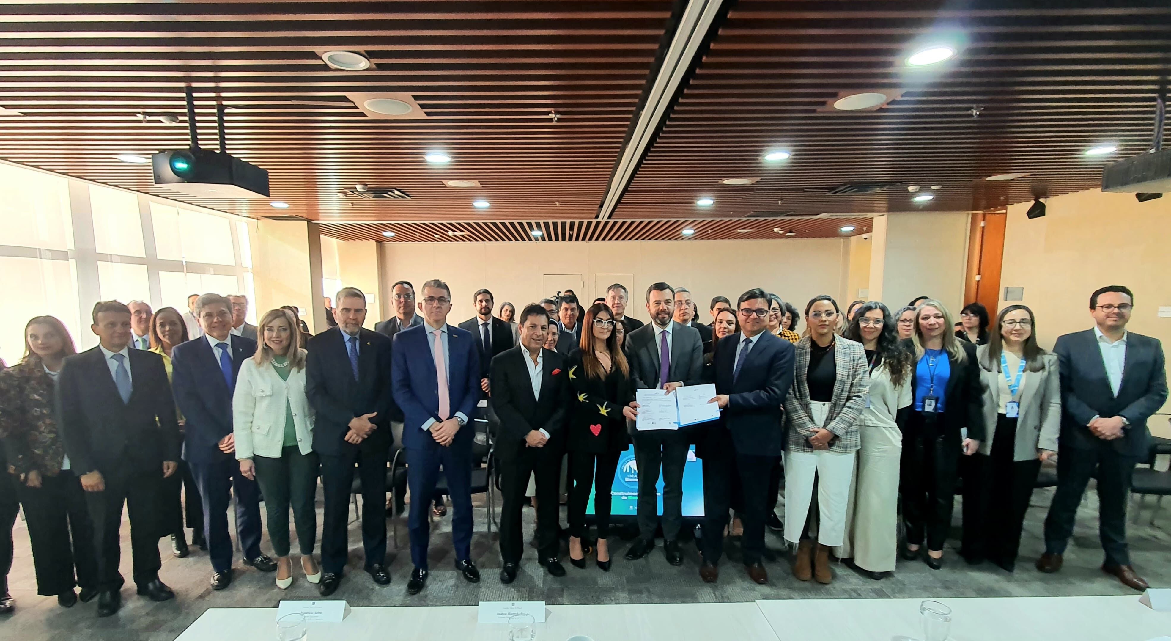 El Distrito firmó convenios con EPS y Subredes para implementar el nuevo modelo de salud MAS Bienestar en Bogotá