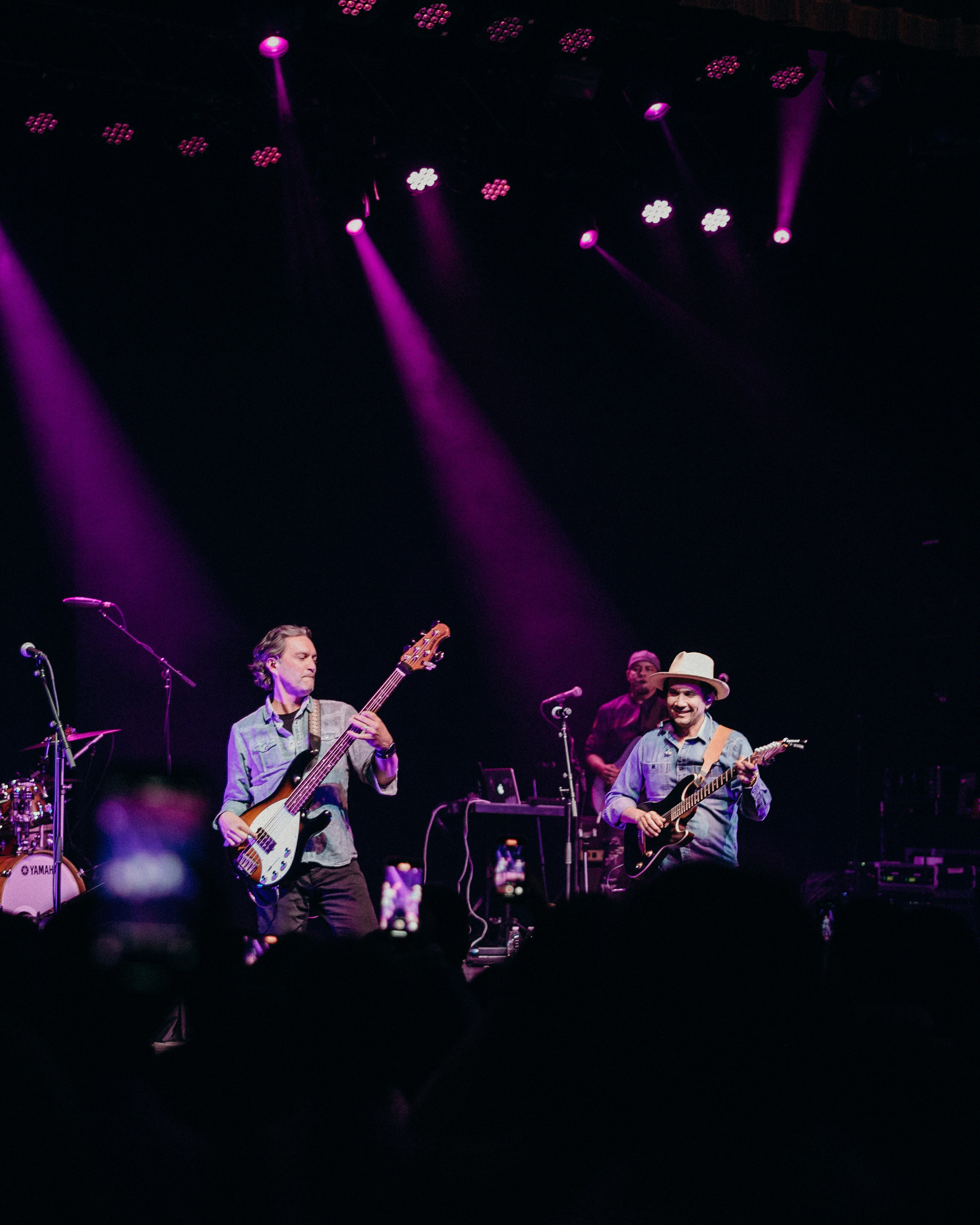 Bacilos llega a Bogotá y Medellín.