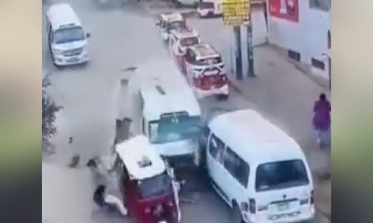 Aparatoso accidente en Perú deja al meno 20 heridos