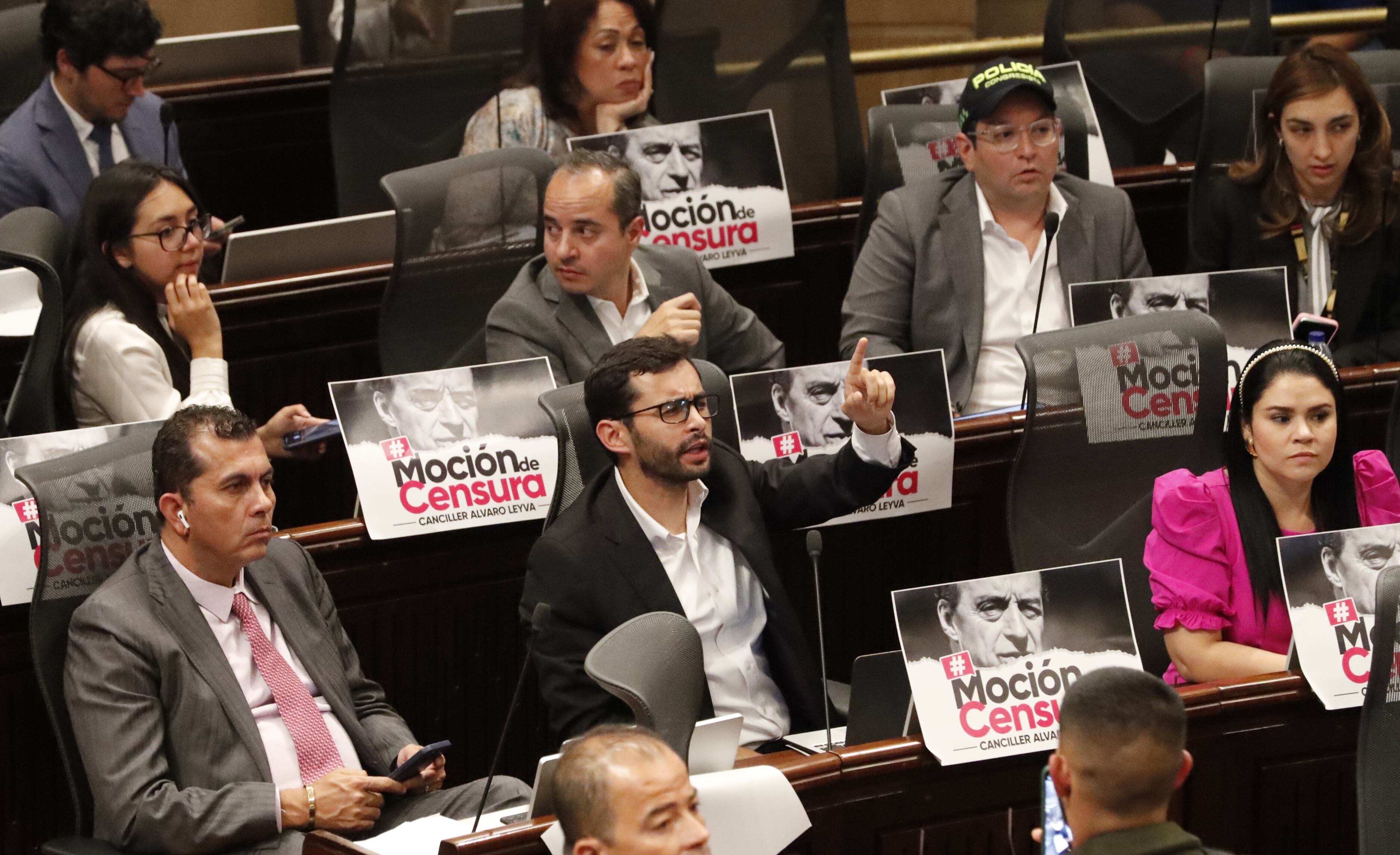 Moción de censura al canciller Álvaro Leyva