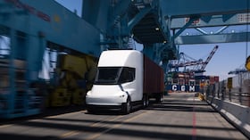 La nueva planta de Tesla para el Semi tiene una capacidad anunciada de hasta 50.000 camiones al año.