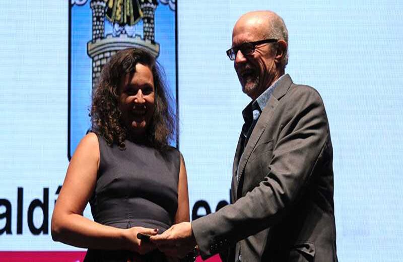 Natalia Viana, periodista brasileña ganadora en la categoría de texto.