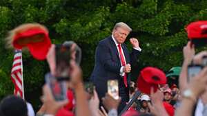 El ex presidente estadounidense Donald Trump baila en su mitin de campaña en Crotona Park en el sur del Bronx el jueves 23 de mayo de 2024 en la ciudad de Nueva York. (Foto de James Devaney/GC Images)