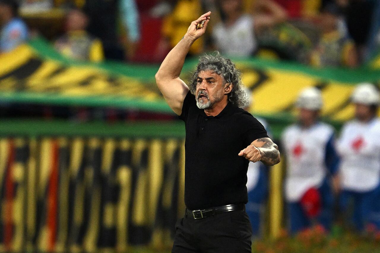 Leonel Álvarez debe recomponer el camino de Bucaramanga en Libertadores.