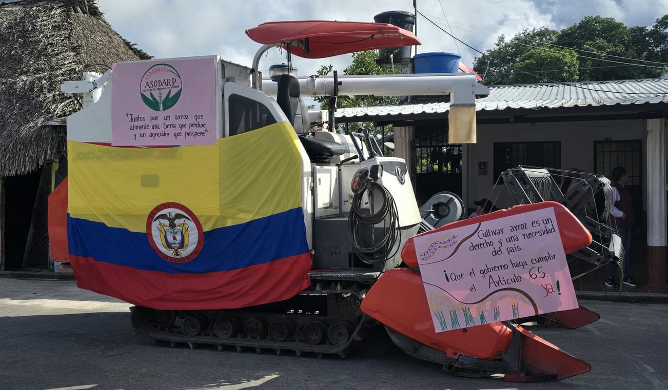 Arroceros concentrados en Huila protestando