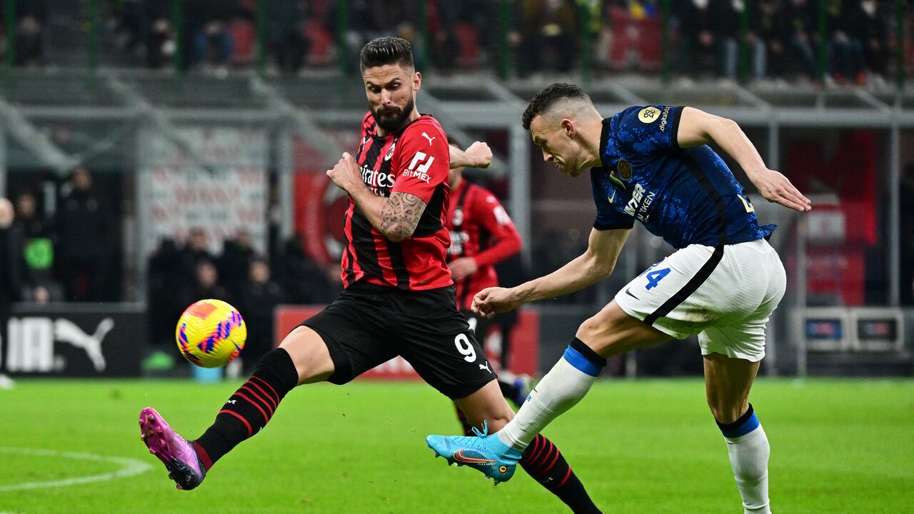 El derbi de Milán, también conocido popularmente en Italia como Derby della Madonnina en honor a uno de los enclaves de la ciudad de Milán conocido por ese sobrenombre, la estatua de la Asunción de la Virgen, de Carlo Pellicani, que está situada en lo alto de la catedral de Milán.