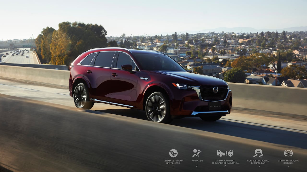 El motor de esta SUV produce menos vibraciones y hace posible que los conductores disfruten de un sonido limpio y agradable mientras se acelera de manera más natural y ágil.