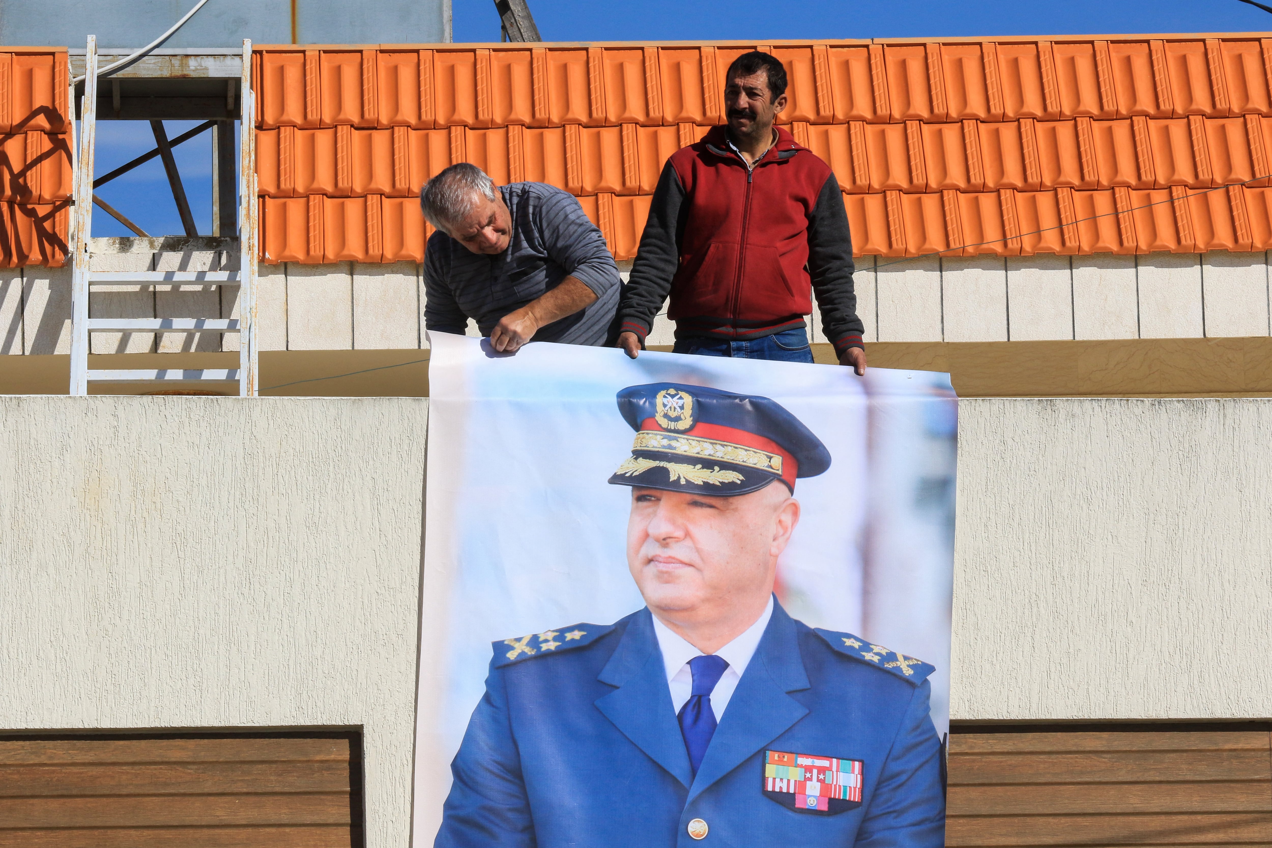 Ciudadano celebra la posesión de Joseph Aoun