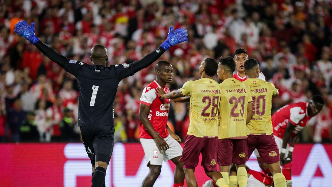 Bogotá. Mayo 05 de 2024. Santa Fe enfrenta a Deportivo Tolima por la jornada 1 de cuadrangulares de la Liga BetPlay-I 2024, en el estadio Nemesio Camacho El Campín. (Colprensa - Mariano Vimos)