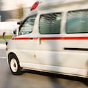 La mujer fue trasladada a una clínica, pero llegó sin signos vitales.