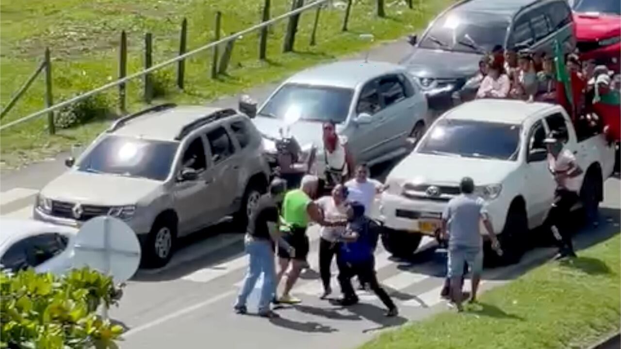 Videos denuncian enfrentamientos entre indígenas y ciudadanos en Cali.