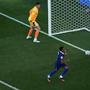 Kylian Mbappé le dio la victoria a Francia por la vía dle penal. Saturday, July 4, 2026. (AP Photo/Matt Rourke)