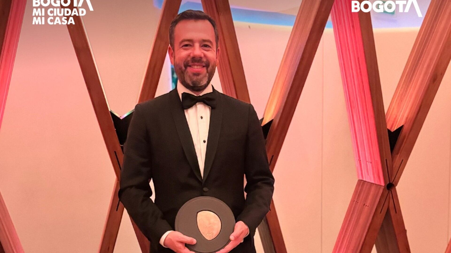 Carlos Fernando Galán recibió el reconocimiento.