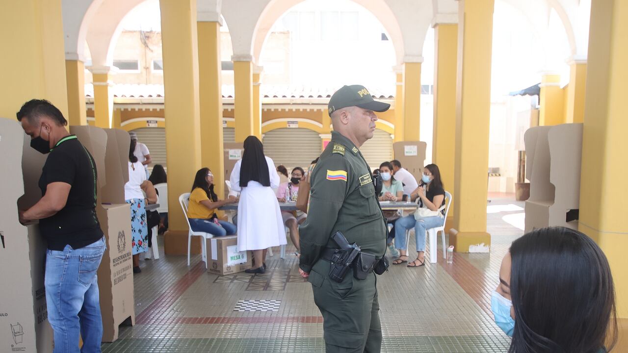 La Defensoría del Pueblo alertó que 290 municipios están en riego alto y extremo de violencia.