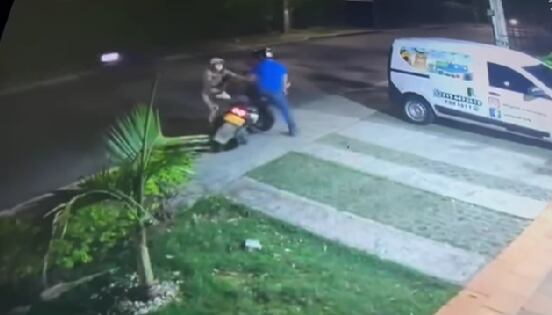 La víctima recibió un disparo en el pecho.