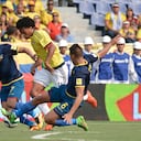 BARRANQUILLA, COLOMBIA - MARCH 29: Juan Cuadrado (C) of Colombia struggles for the ball with Jefferson Montero (L) and Cristian Noboa (R) of Ecuador during a match between Colombia and Ecuador as part of FIFA 2018 World Cup Qualifiers at Roberto Melendez Stadium on March 29, 2016 in Barranquilla, Colombia. (Photo by Gabriel Aponte/LatinContent via Getty Images)