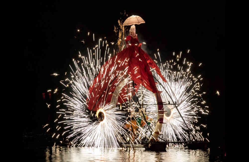 La edición 16 del Festival Iberoamericano de Teatro de Bogotá terminó este domingo con un espectáculo gratuito en el parque Simón Bolívar. Foto: Esteban Vega