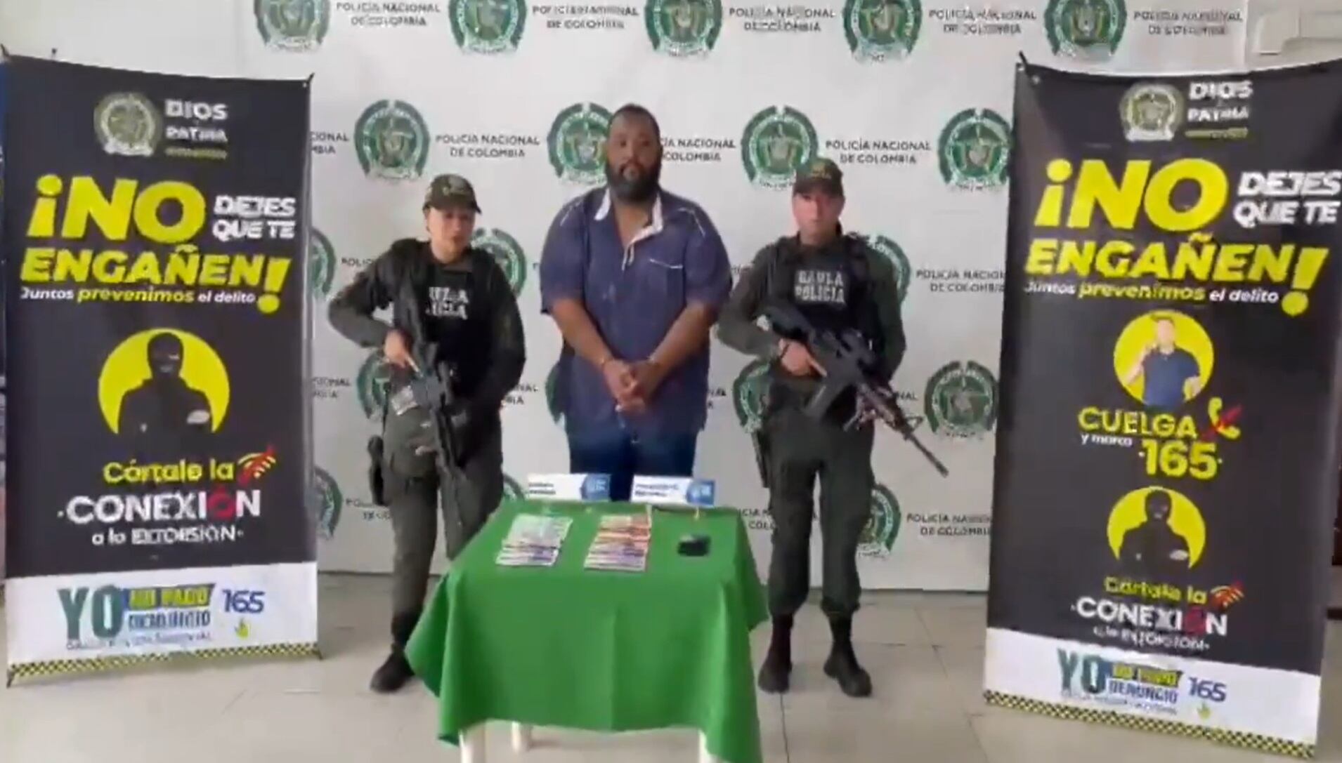 el sujeto, del que no fue expuesta su identidad, fue judicializado y ahora deberá afrontar cargos por extorsión. Ante esto, la Policía Metropolitana de Bucaramanga invitó a los ciudadanos que sean víctimas de extorsión a denunciar.