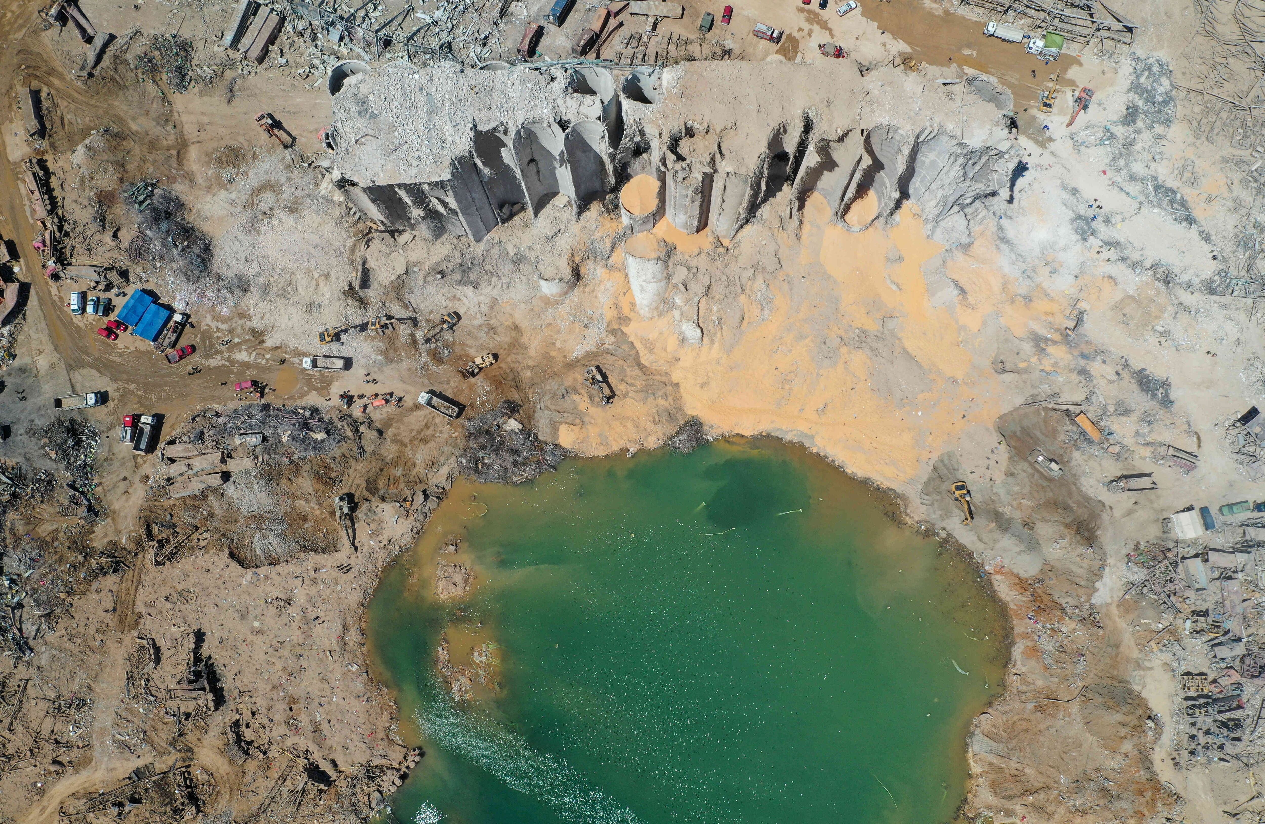Ahora "centenares" de edificios considerados patrimonio nacional quedaron dañados, reconoce el ministro de Cultura, quien reconoce que "requerirá mucho trabajo" reconstruirlos. - Foto: AFP
