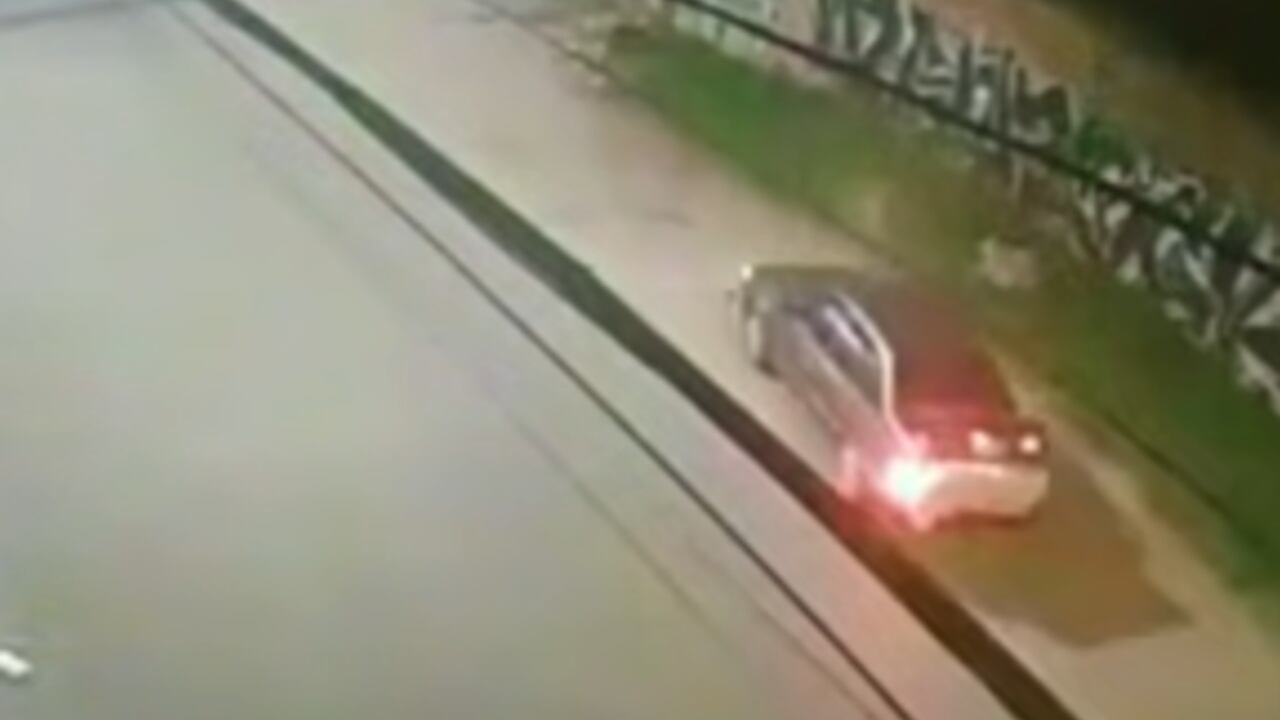 Los responsables llegaron en el carro y de allí bajaron el cuerpo.