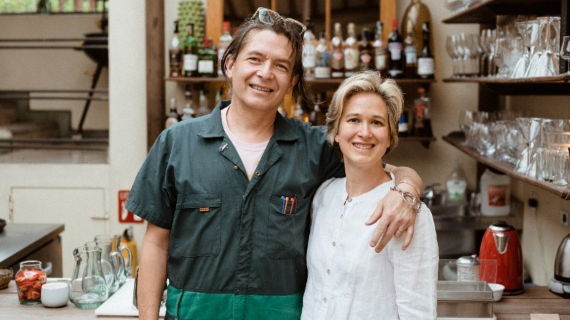 Mario Rosero nació en Pasto pero creció Estados Unidos. Hoy su hogar está en Bogotá, en donde cuatro años antes de la pandemia abrió, junto con su esposa Meghan Flanigan, el restaurante Prudencia.