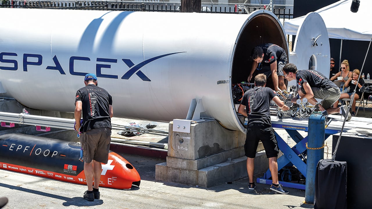 Elon Musk se impone ante Jeff Bezos y gana contrato con la Nasa para una misión lunar tripulada