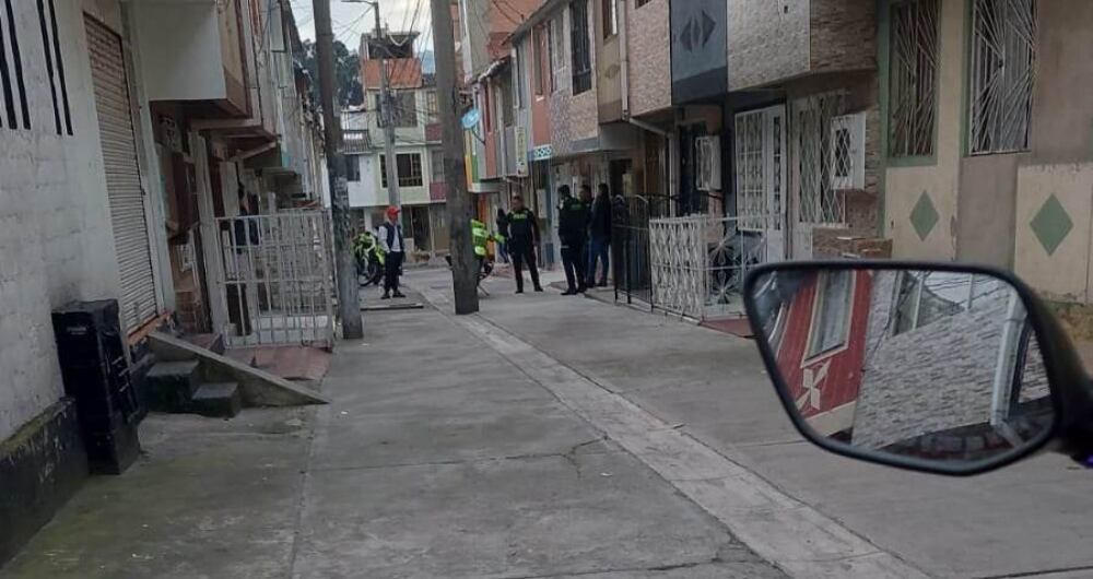 Las autoridades inspeccionaron la vivienda de donde salió el cuerpo abandonado en el caño