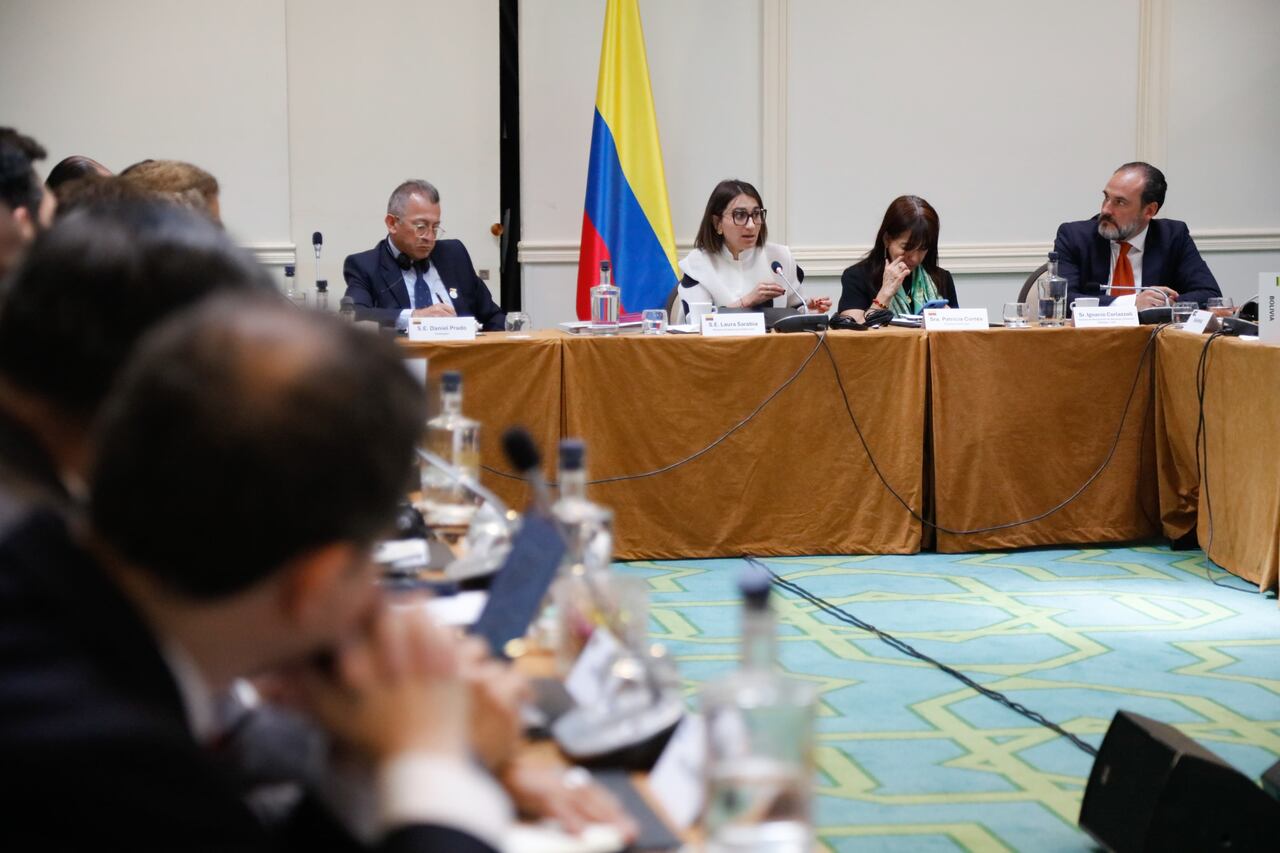Este mes de junio Colombia lideró una jornada clave en Bruselas para consolidar una hoja de ruta birregional realista y transformadora con la Unión Europea, centrada en transición energética, digital y ambiental.