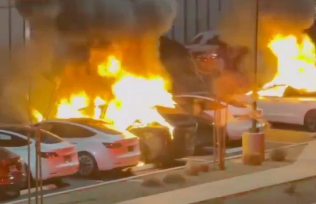 Recientemente fueron atacados los concesionarios de la firma Tesla en Las Vegas, Estados Unidos.