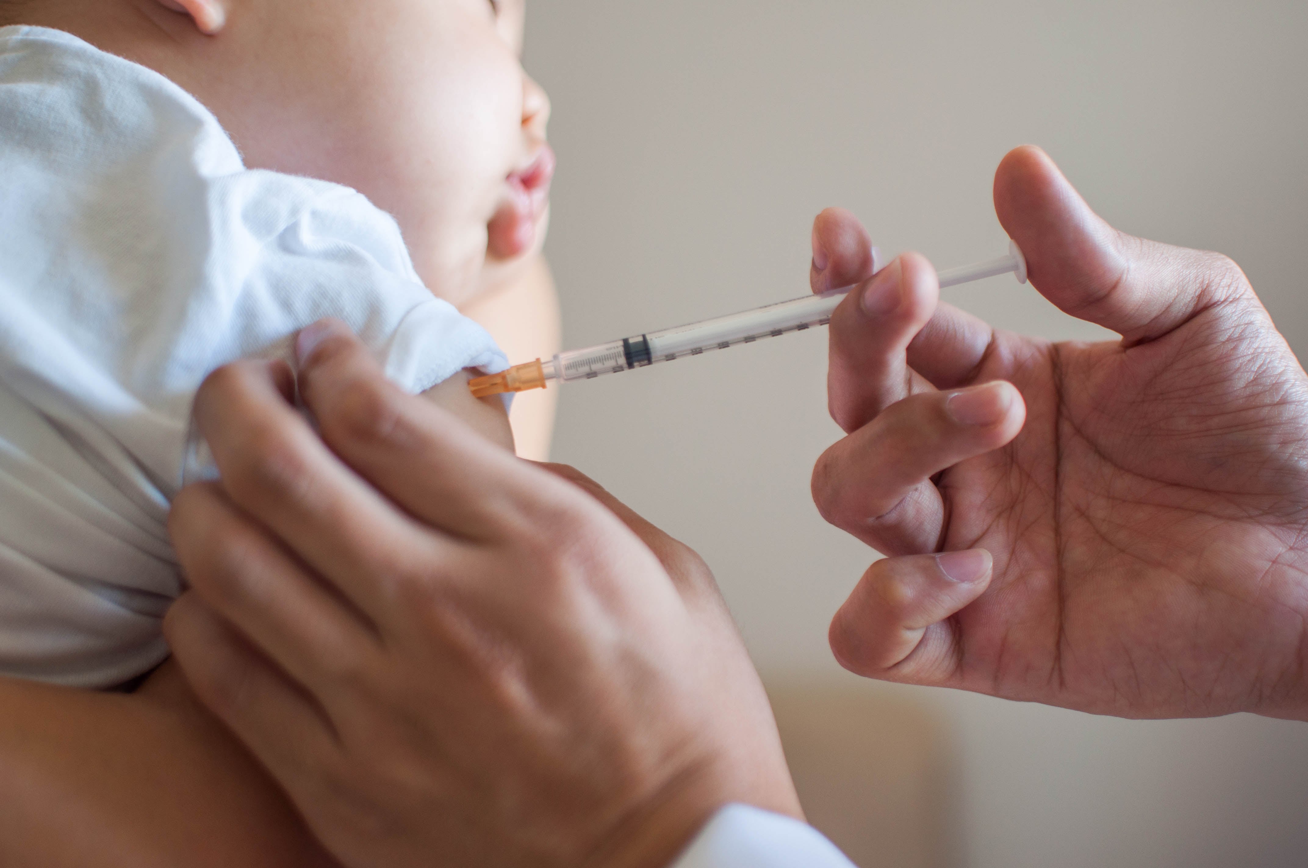 La Dosis Cero será aplicada a niñas y niños de 6 a 11 meses como una protección adicional contra el sarampión y la rubéola ante el riesgo de nuevos casos en el país.