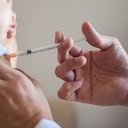 La Dosis Cero será aplicada a niñas y niños de 6 a 11 meses como una protección adicional contra el sarampión y la rubéola ante el riesgo de nuevos casos en el país.