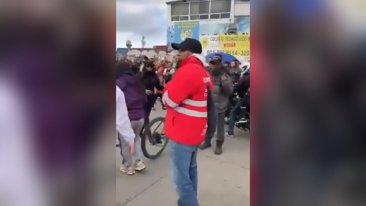 Los encapuchados no dejaron que las personas se movilizaran por este punto de la ciudad.