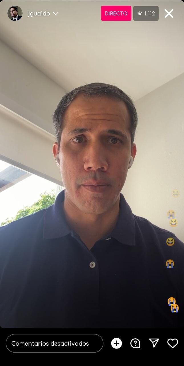 El primer mensaje que emitió este viernes Juan Guaidó estuvo marcado por el 'silencio', pue pese que su transmisión duró varios minutos, y contó con más de 1.000 personas conectadas, nunca activó el micrófono.