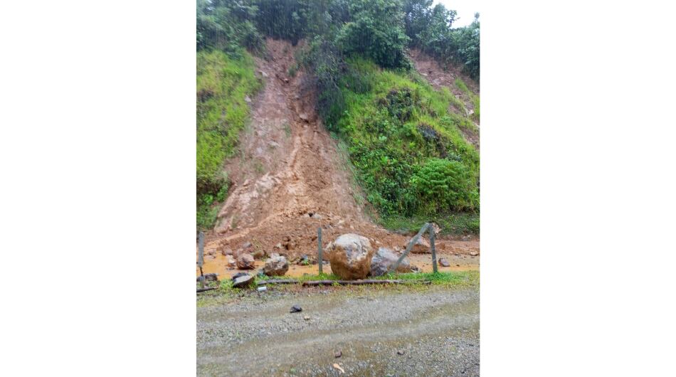 Primer deslizamiento reportado en la vivienda de Rocío Mazo el pasado viernes, sobre las 3:13 p. m.