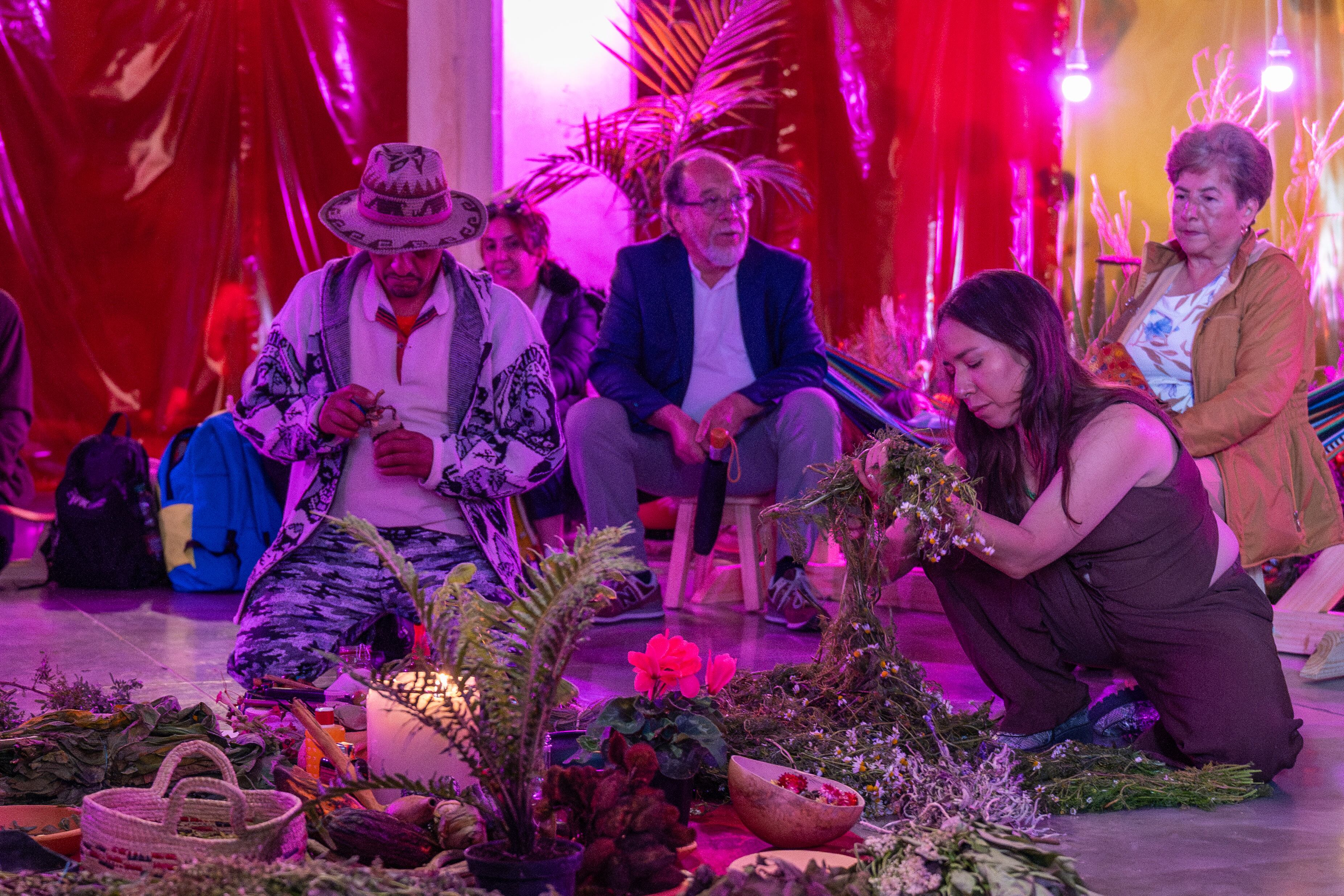 Armonización por cuenta de un sabedor muisca, parte de 'Arquitectura Emocional' de Angélica Teuta.