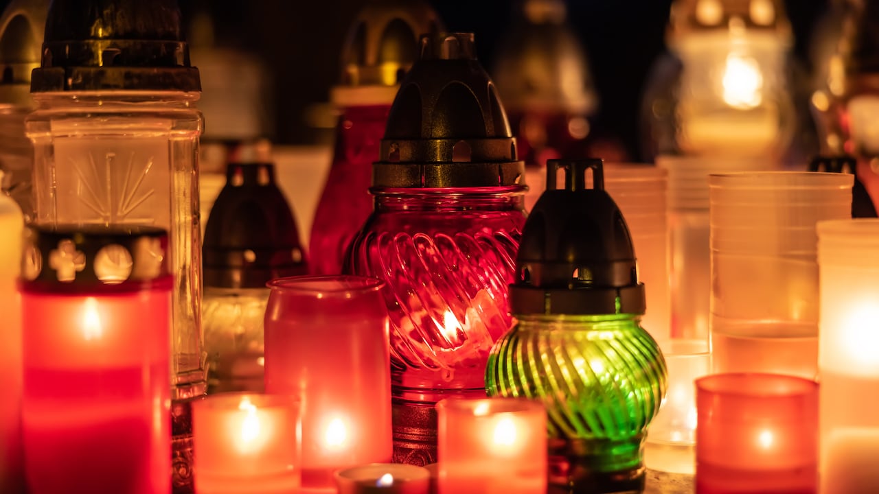 La noche de velitas es una de las celebraciones más importantes del país.