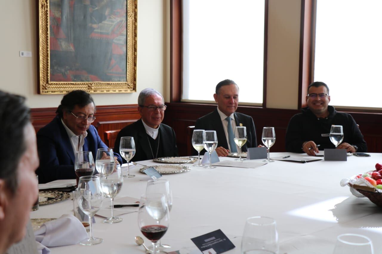 Reunión Iglesia Católica, Gustavo Petro, Efraín Cepeda y líderes de las ramas del poder