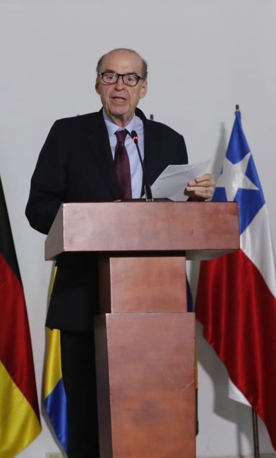 Álvaro Leyva continuará al frente del Ministerio de Relaciones Exteriores.
