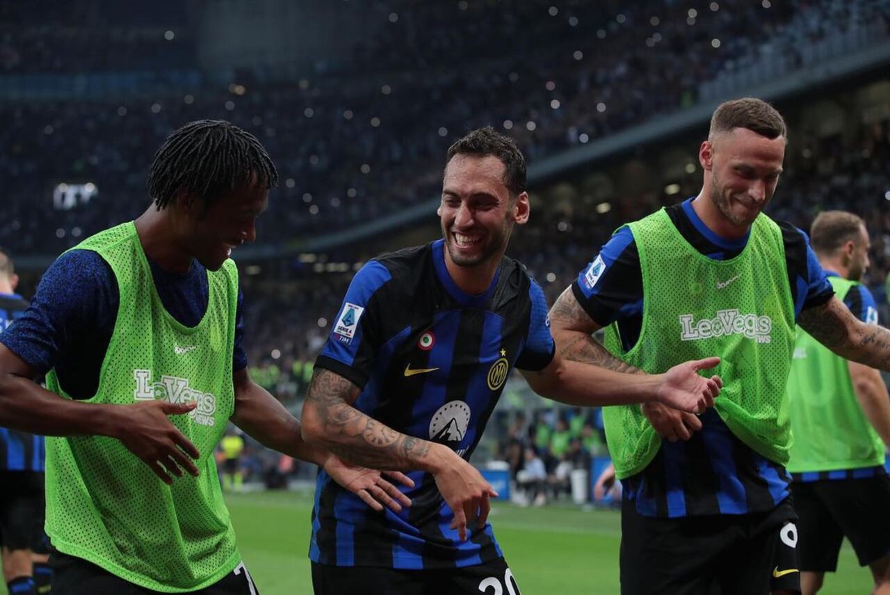 Cuadrado comenzó el partido ante Fiorentina como suplente.