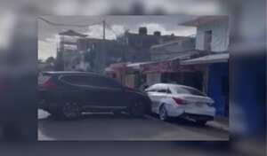 El acto de la mujer cuestionó la violencia de género hacía los hombres.