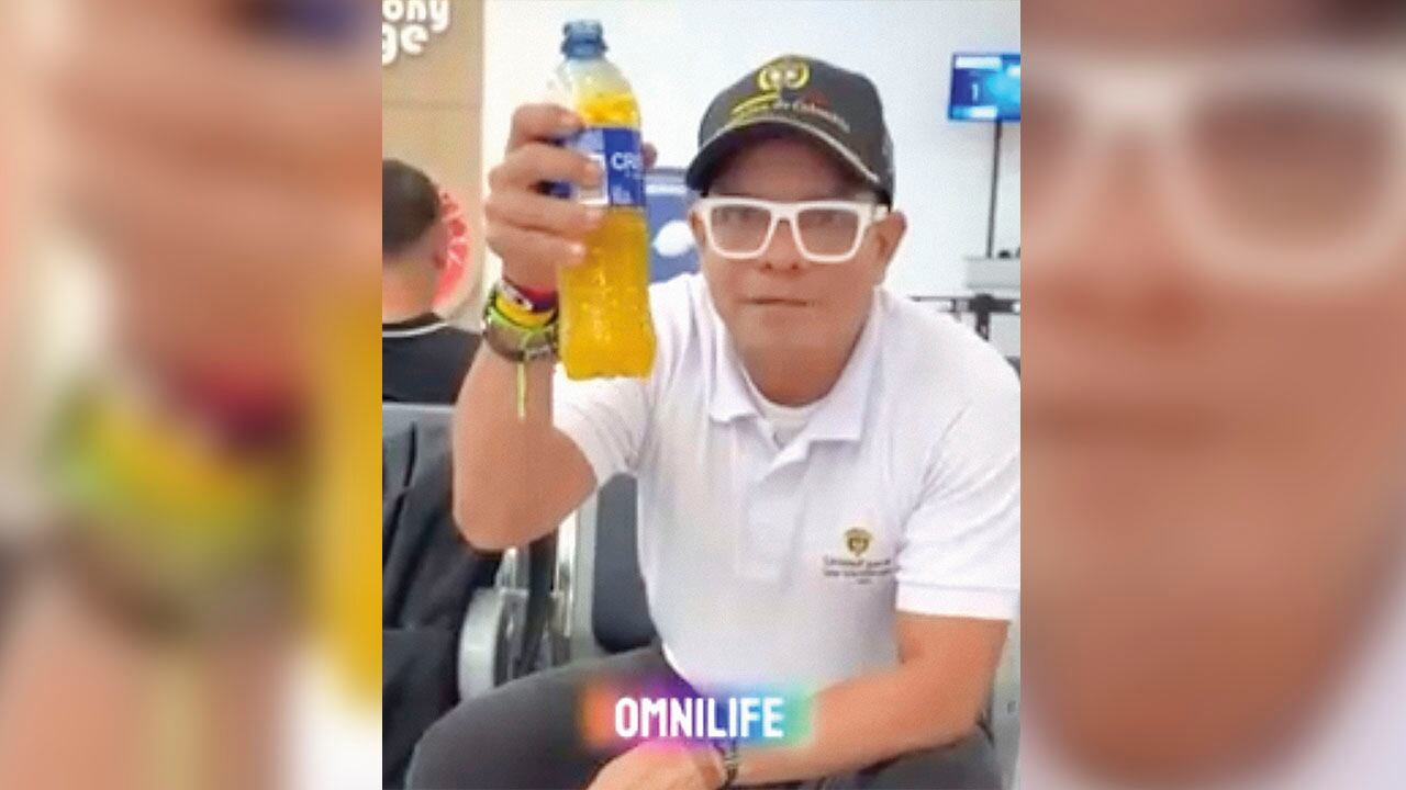 Video grabado por el director de la Unidad para las Víctimas, Adith Romero, promocionando la marca Omnilife, publicado en redes sociales.